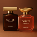 Vídeo começa mostrando diversos desenhos da evolução do design da embalagem de Coffee. Mãos seguram o novo Coffee Unique, e depois o frasco mostrado em detalhes. O texto diz: “Reinventamos o design de um ícone da perfumaria.” Cenas rápidas mostram o processo criativo do design da embalagem, com um desenho da silhueta da fragrância sendo desenhado. Nas cenas finais, revelam-se os detalhes dos frascos. Lemos na tela: “Coffee Unique. Intensifique o calor do encontro”.